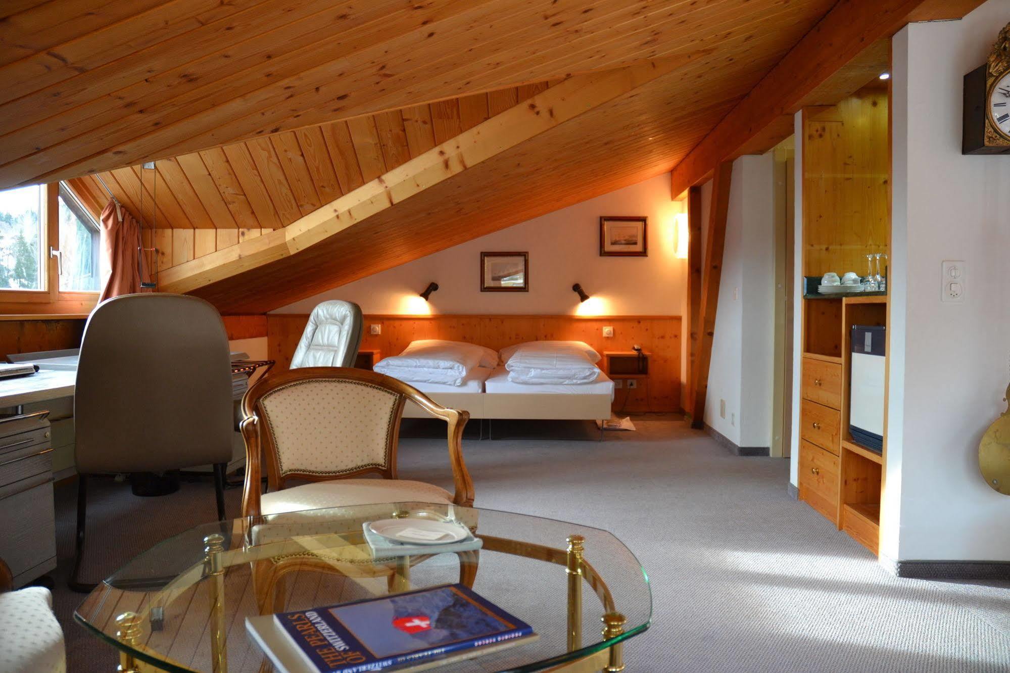 Hillsite Smart Flims 4*