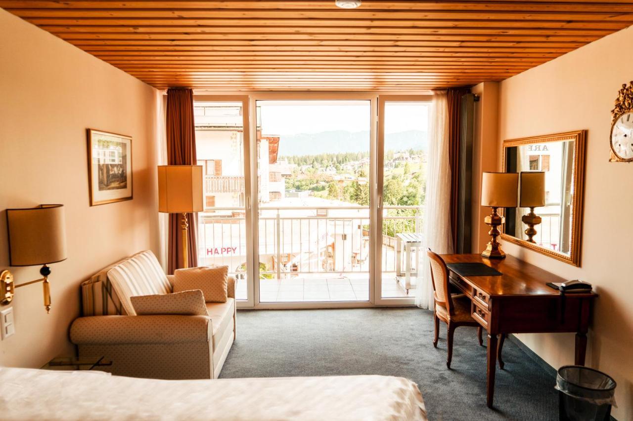 Hotel Hillsite Smart Flims